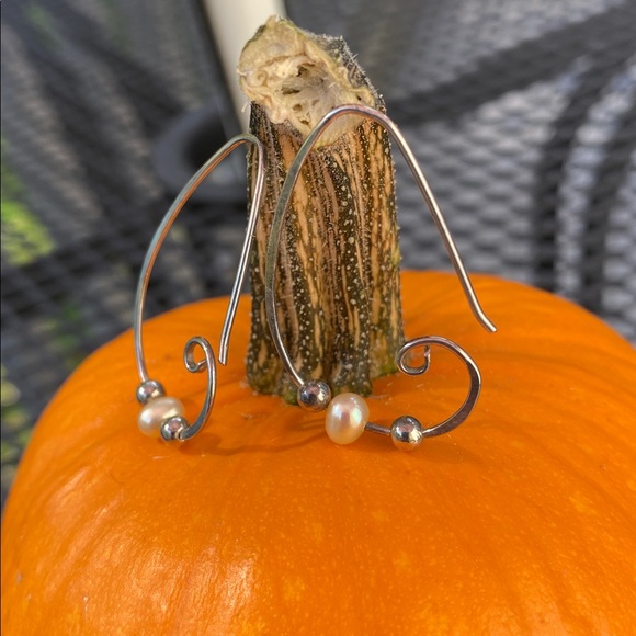 Handmade Silver Possibly Sterling Wire Earrings With Pearls - Picture 12 of 16